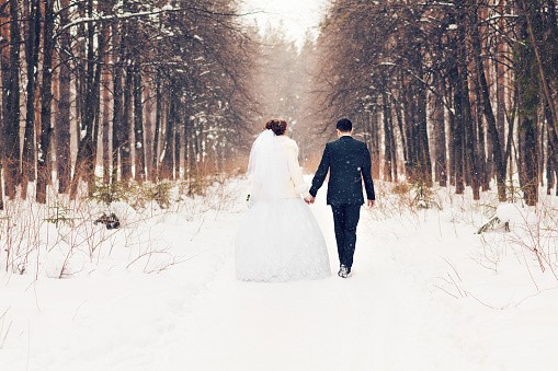 Featured image for post: Planning a Winter Wedding? These Tips Can Help