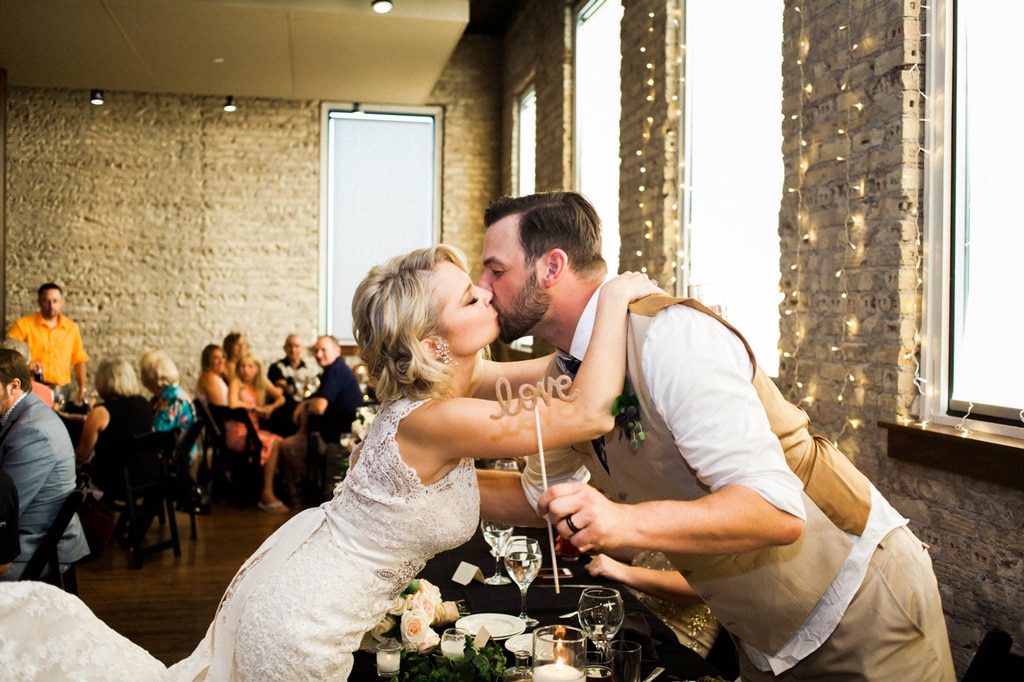 wedding-couple-kissing